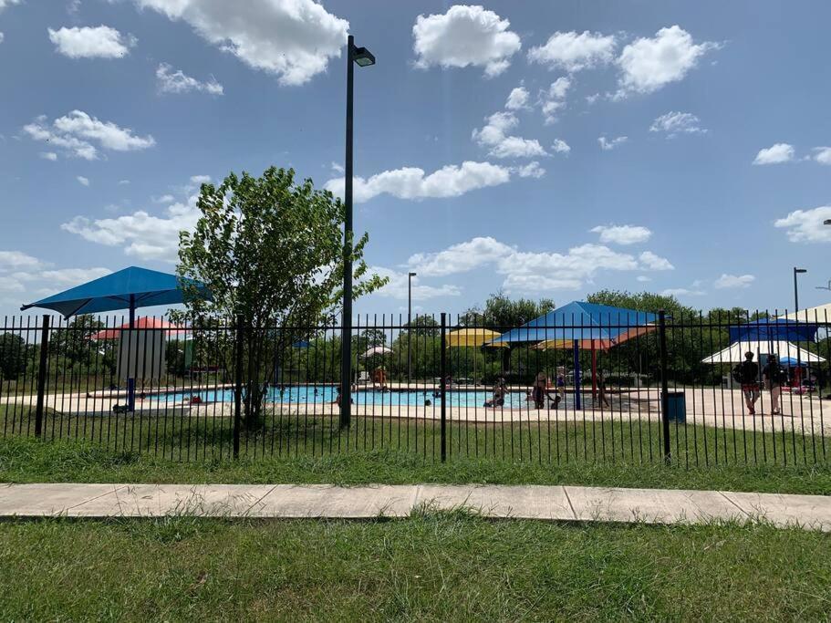 San Antonio Comfort 4 Bedroom 3 Bath Home 5 Mins From Sea World Buitenkant foto